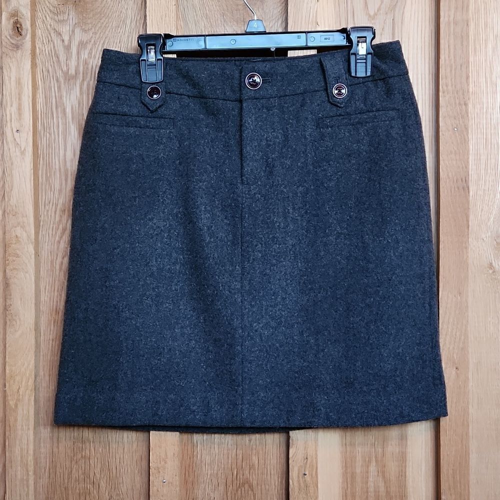 Eddie Bauer Wool Blend Knee Length Preppy Pencil Skirt, Size 2, Grey